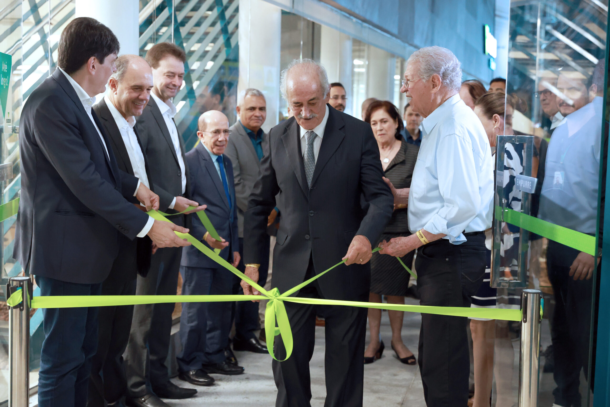 SICOOB CREDINOR INAUGURA CENTRO COOPERATIVO HELI PENIDO