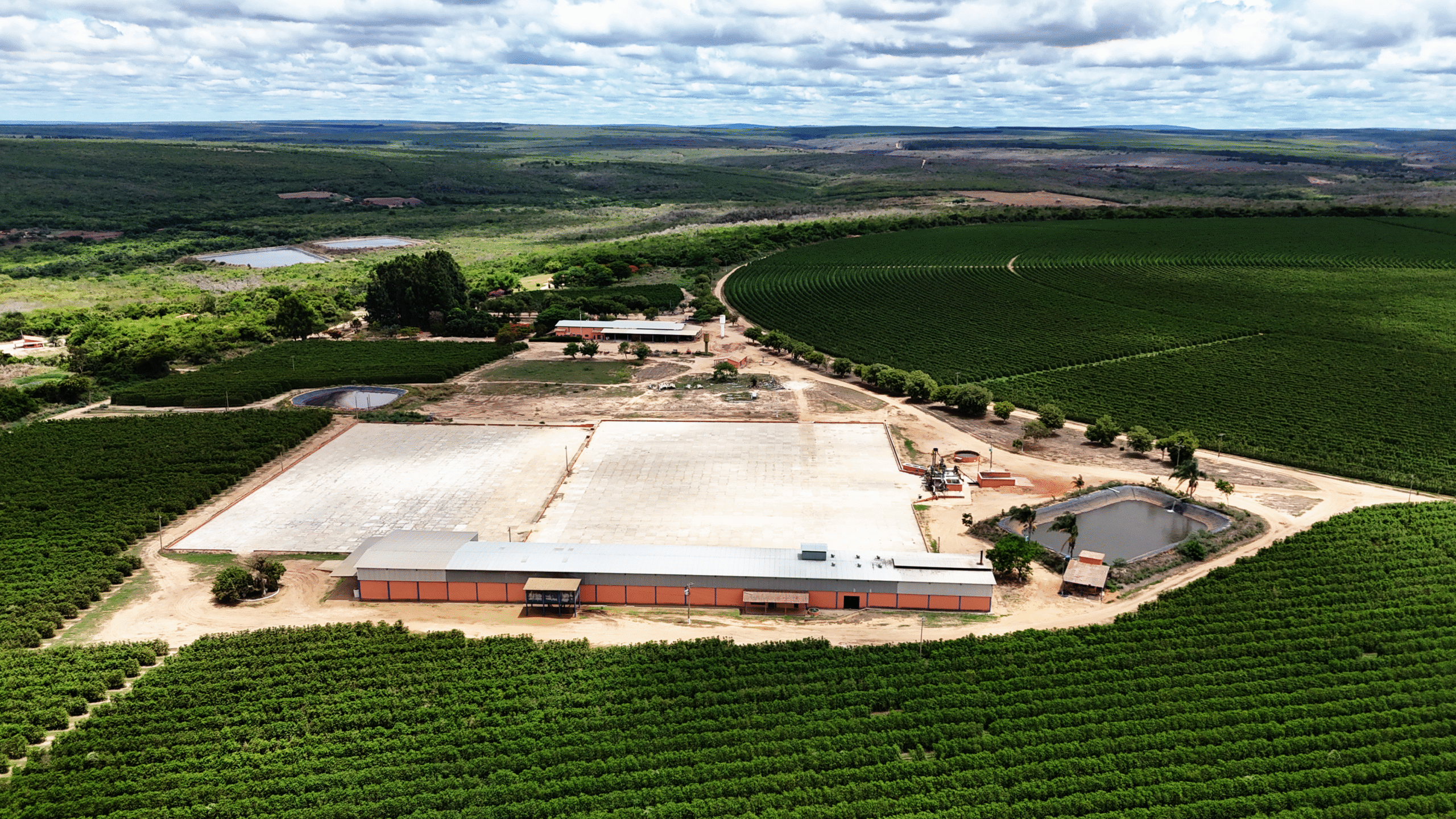 A Barragem de Berizal estava em construção, projeto iniciado ainda no governo FHC. “O dinheiro que já gastaram dava pra fazer três barragens. E está lá, parada até hoje”, criticou.