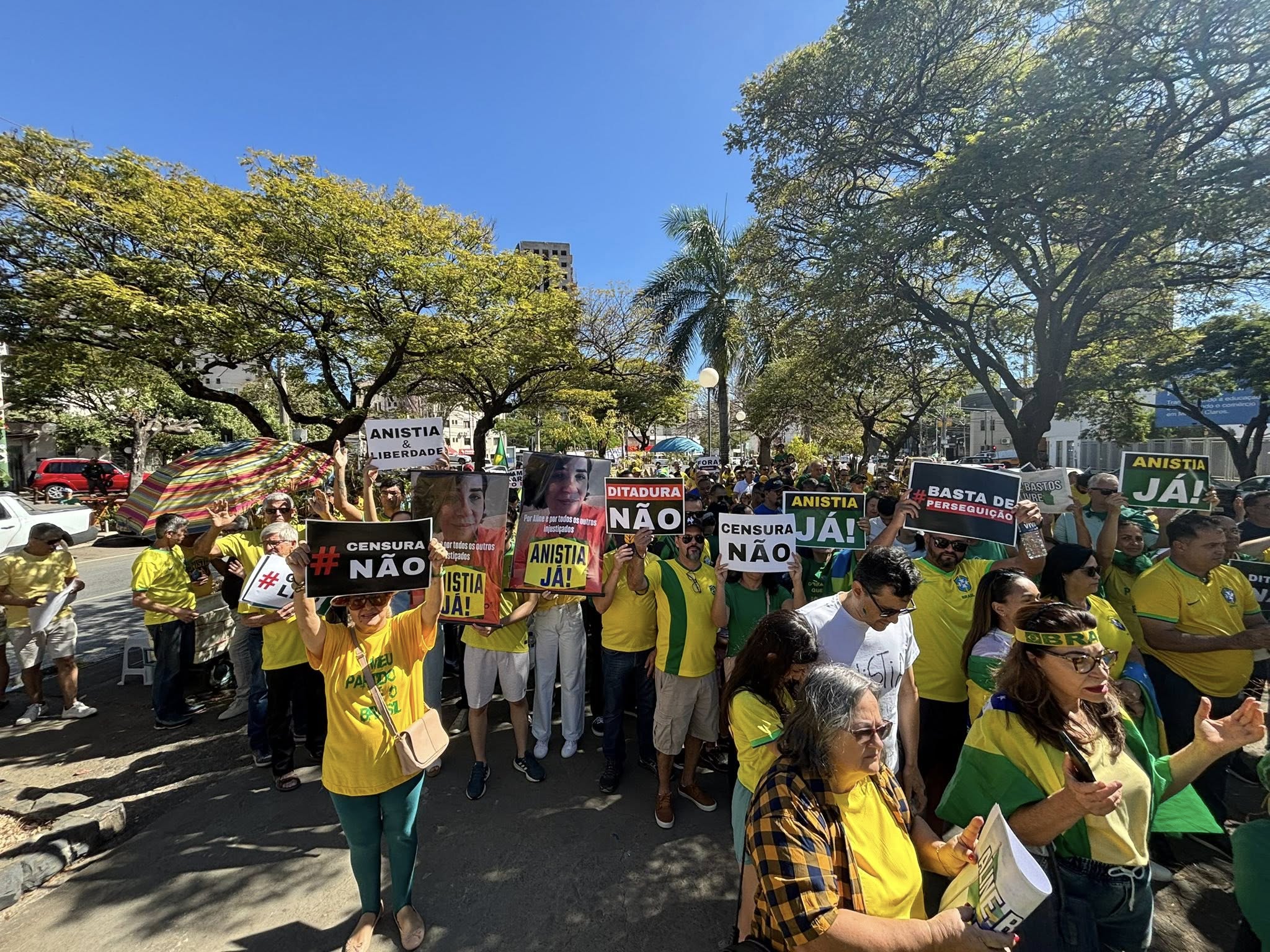 Que Deus tenha misericórdia do nosso povo e nos fortaleça nesta caminhada por justiça, liberdade e verdade. 

