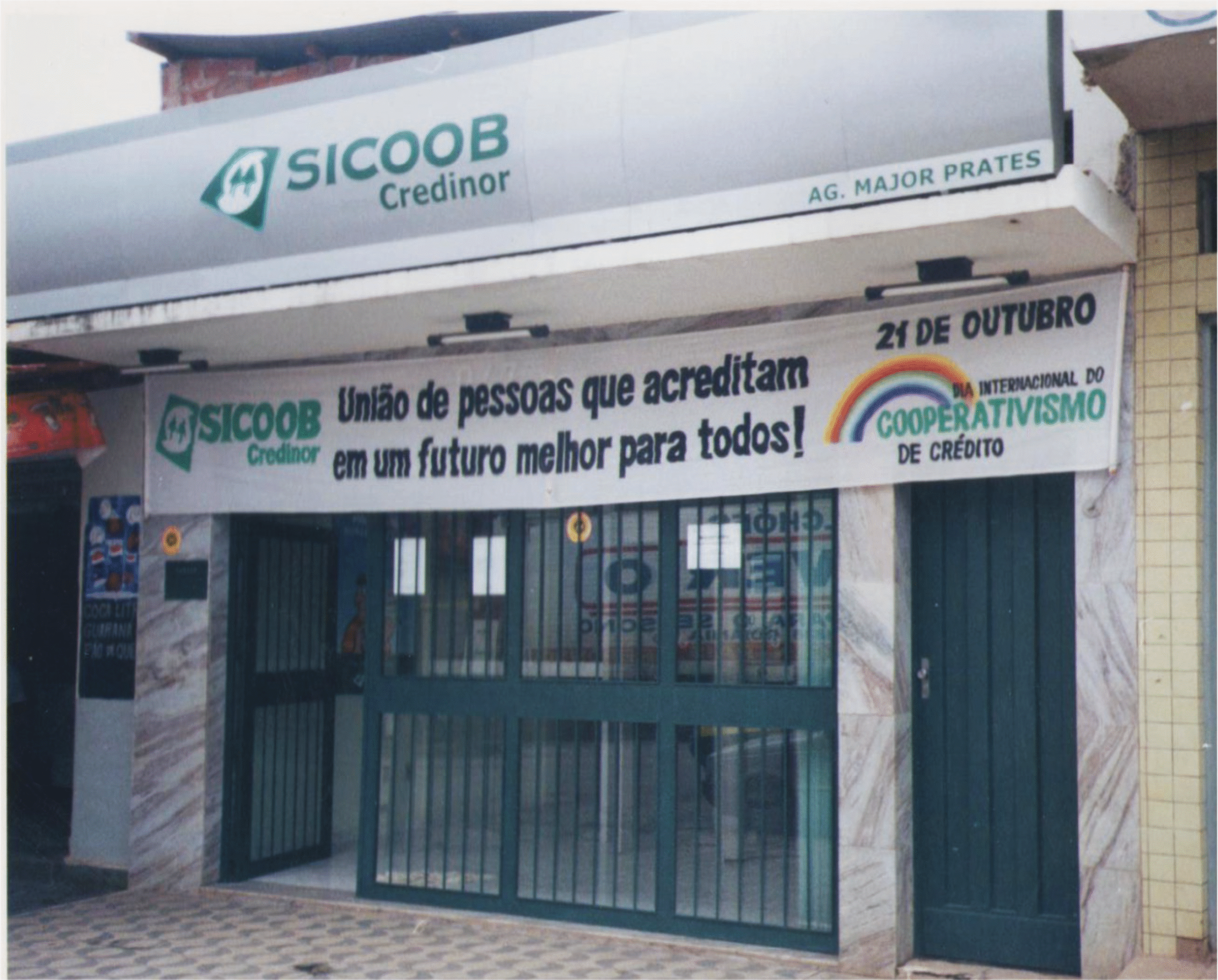 Durante as minhas andanças pelo Norte de Minas, testemunhei a expansão da Credinor além de Montes Claros: vi nascer a primeira agência em Bocaiuva, no ano de 1996, assim como a mais recentemente, acompanhei o anúncio da chegada em Rio Pardo de Minas.