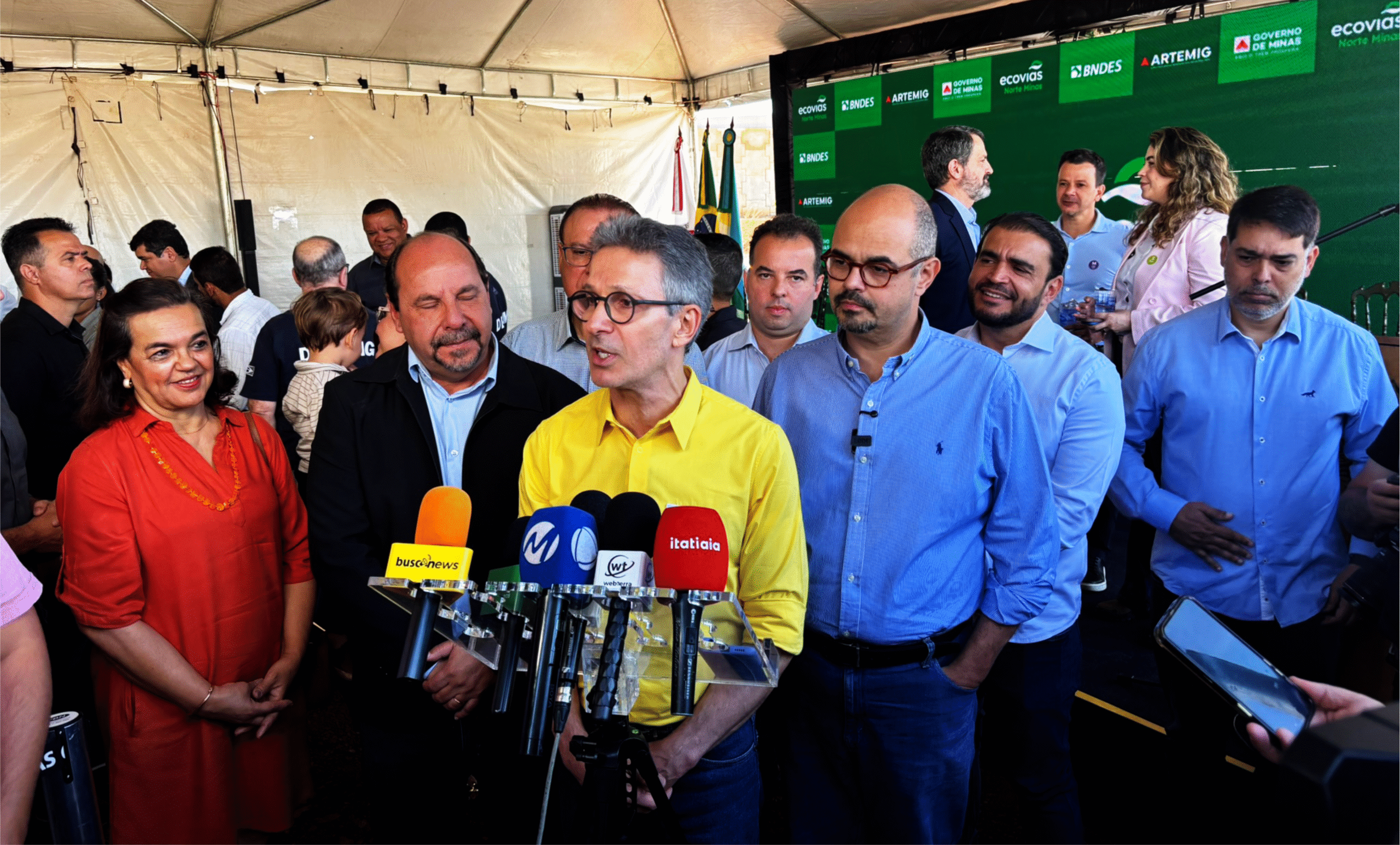 
É impossível não reconhecer a diferença de um governo que olha para o Norte de Minas com a seriedade que ele merece. Romeu Zema tem feito da nossa região prioridade — seja na infraestrutura, no apoio ao setor produtivo, no fortalecimento do agronegócio e da agricultura familiar ou nos investimentos em saúde e mobilidade. 