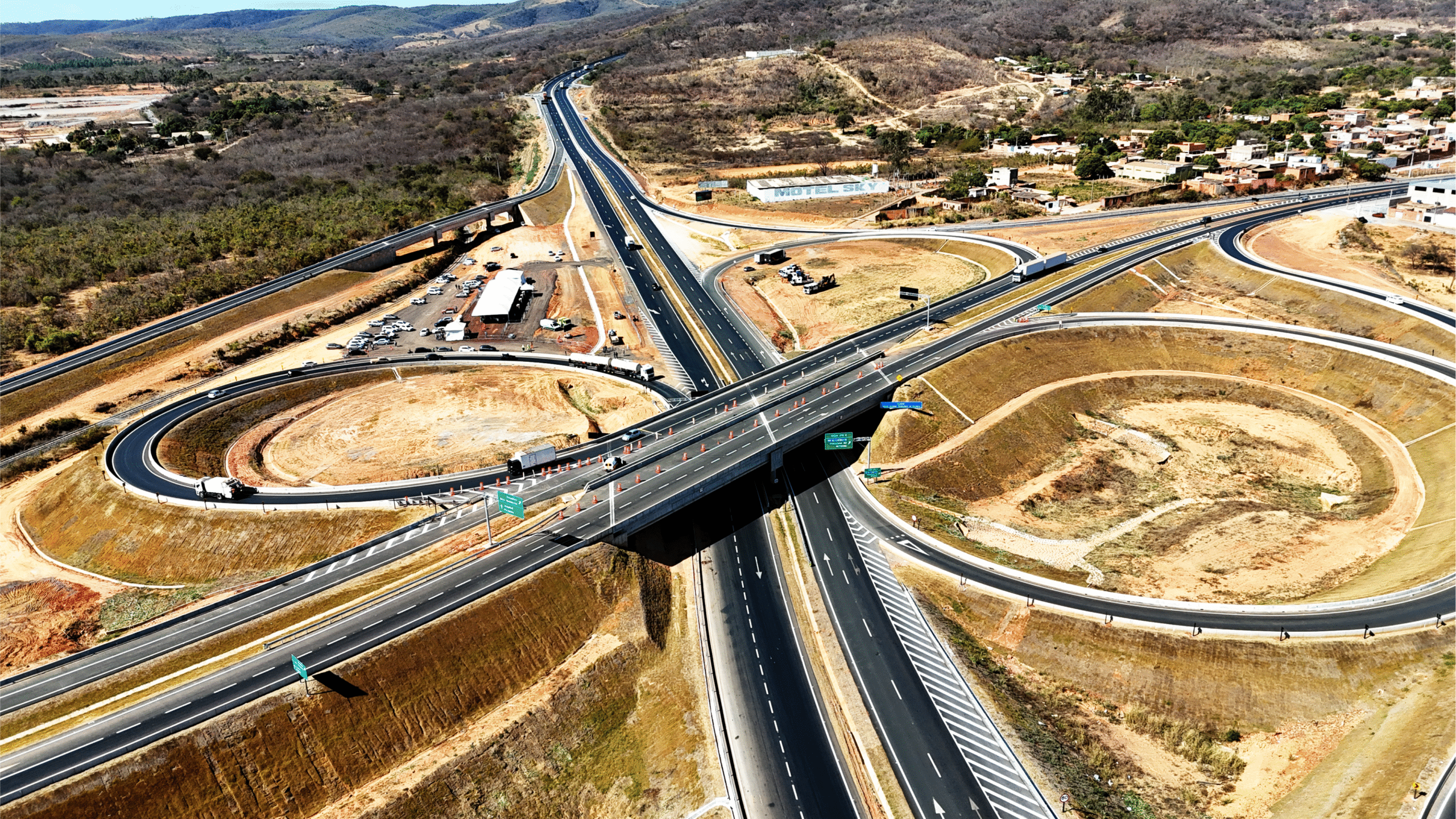 Agosto se despediu deixando suas marcas profundas no coração do sertão norte mineiro. Um mês que respirou movimento, suor e conquistas, um agosto que fez pulsar Montes Claros e reverberar na região inteira.
