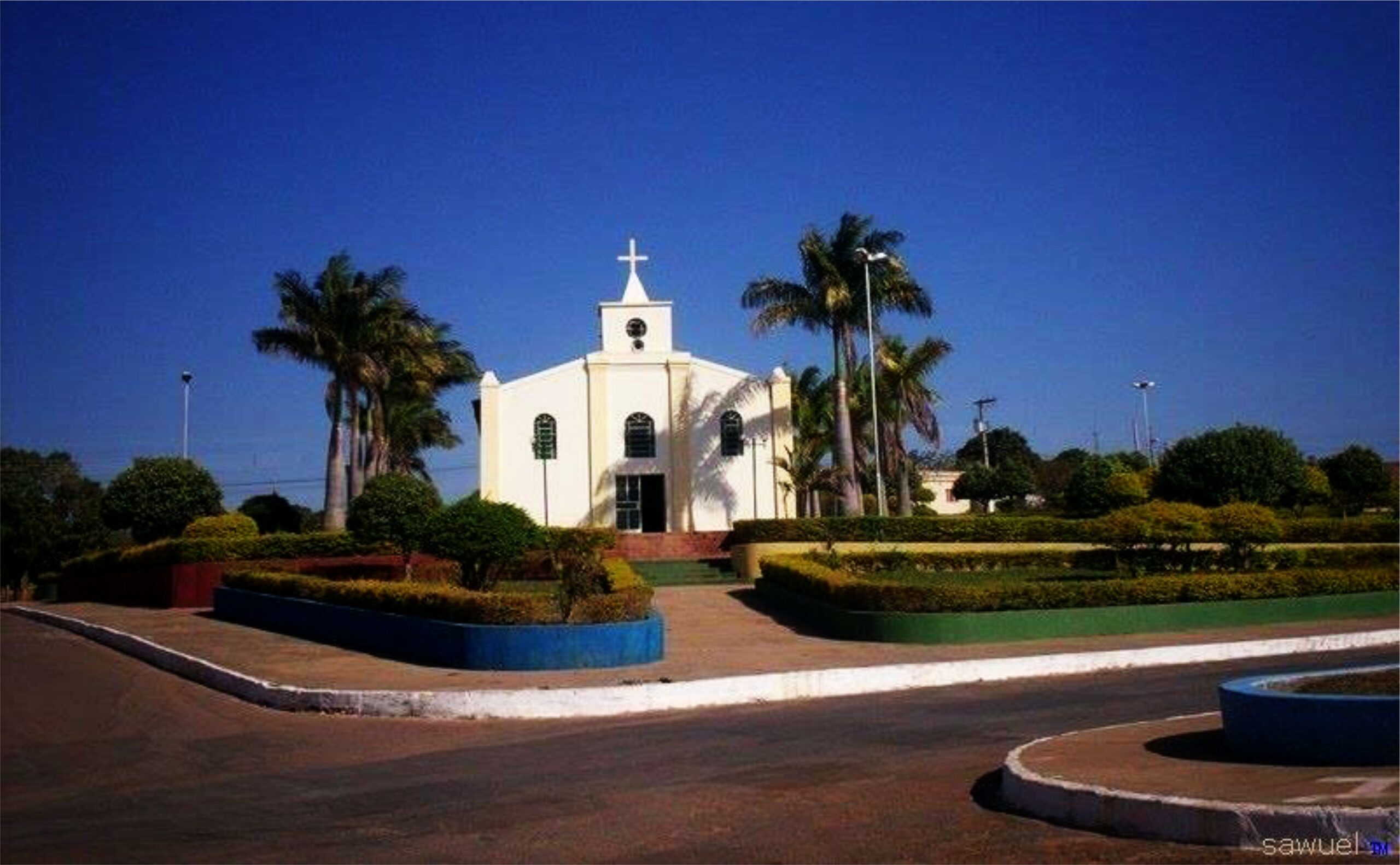 Também vi a euforia de outros lugares: a festa em Pitinha, hoje São João da Lagoa; o orgulho recém-nascido de Montezuma; o sorriso de Guaraciama e Berizal; o brado esperançoso de Curral de Dentro e da pequena Patís, antes distrito de Mirabela. 
