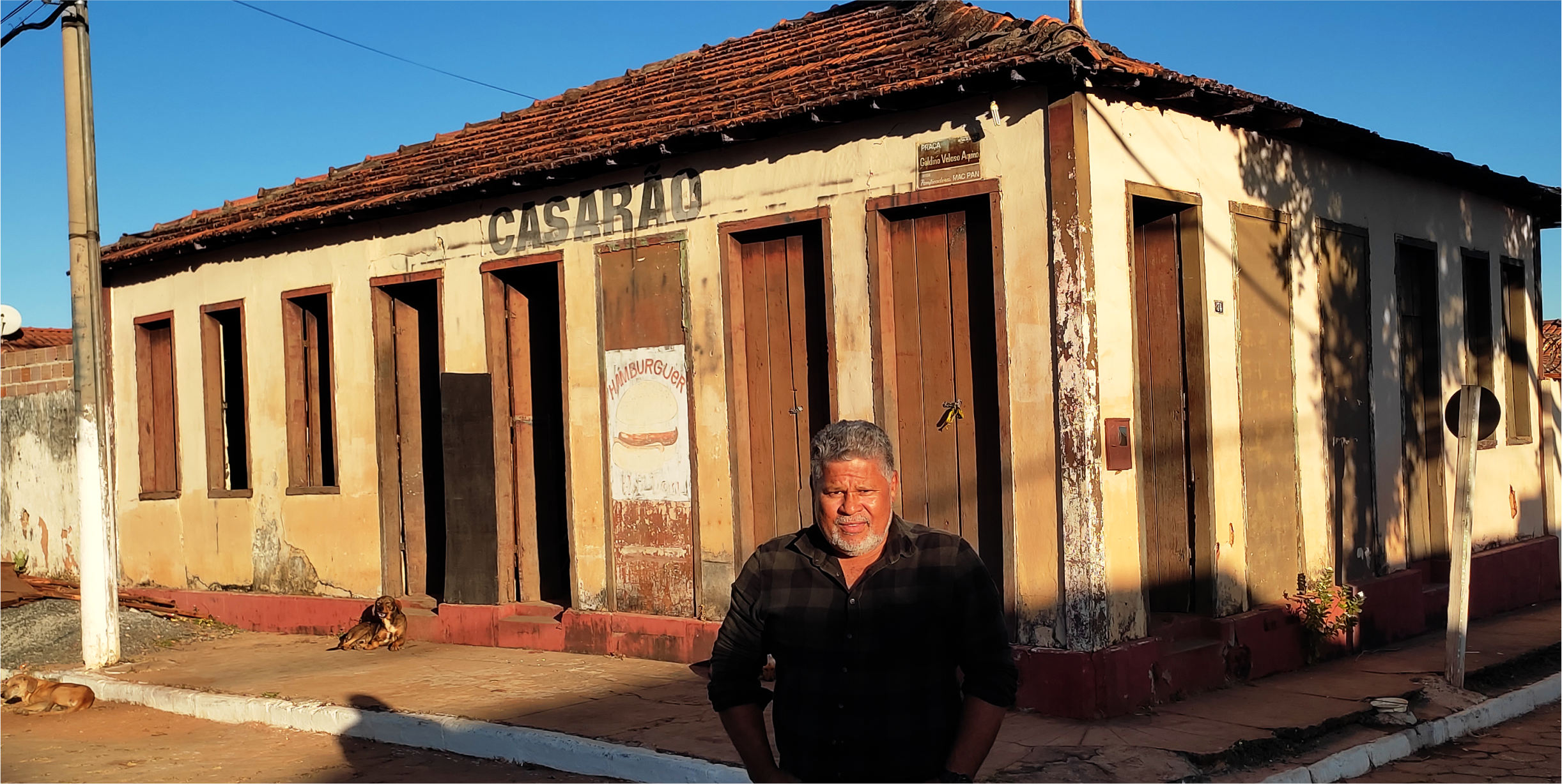 Aprígio alugou o casarão do Senhor Alípio, pai de Pedro de Nicó, e ali montou seu novo açougue. 