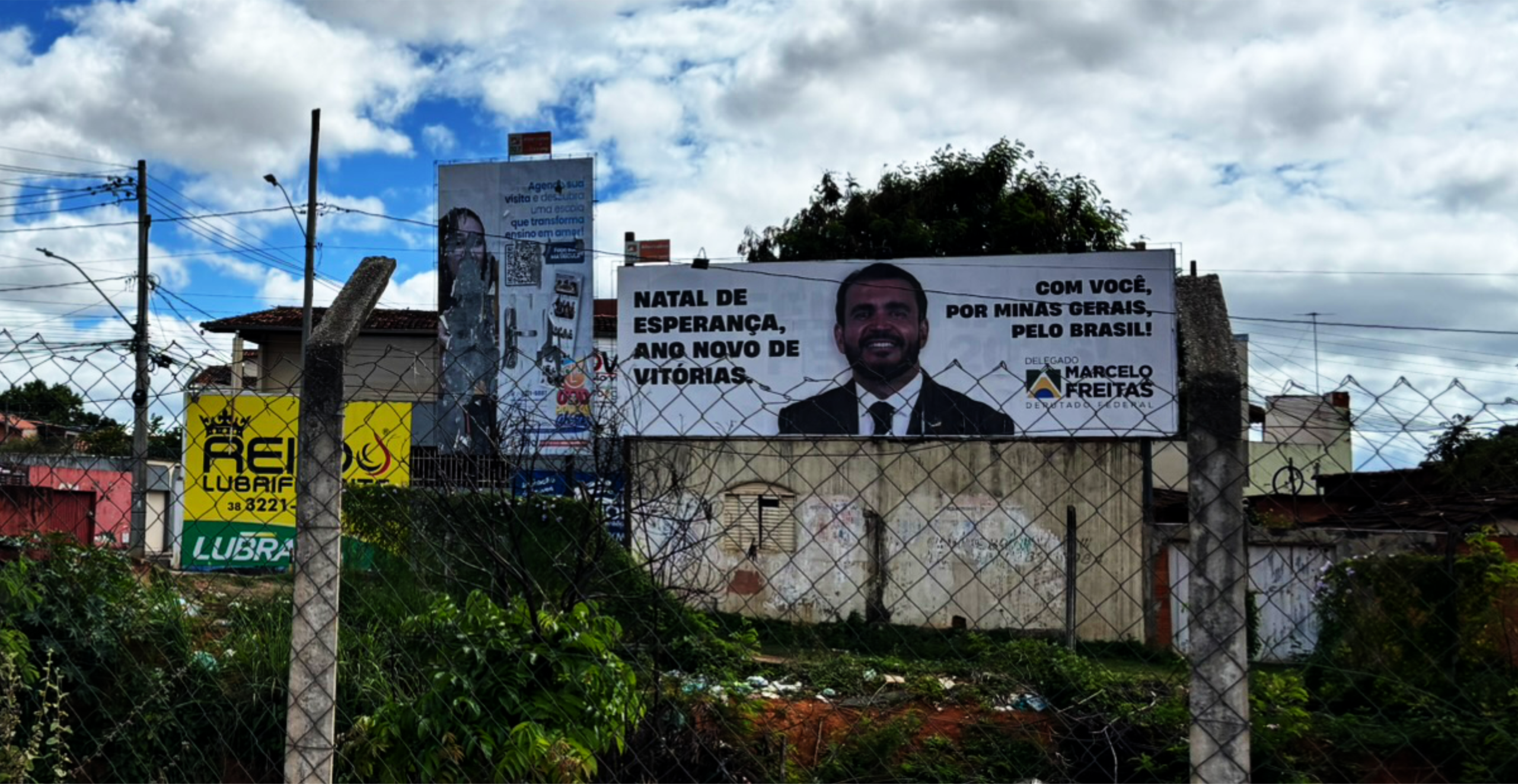 Como ferrenho fiscal do povo, não me incomoda a comunicação em si. Incomoda o quando, o como e, sobretudo, quem paga a conta. Porque enquanto o país sangra sob uma crise econômica persistente, com uma máquina pública das mais caras do planeta e uma dívida que assusta até contador experiente, nós somos convidados a engolir a perversidade do desperdício travestido de “divulgação institucional”.