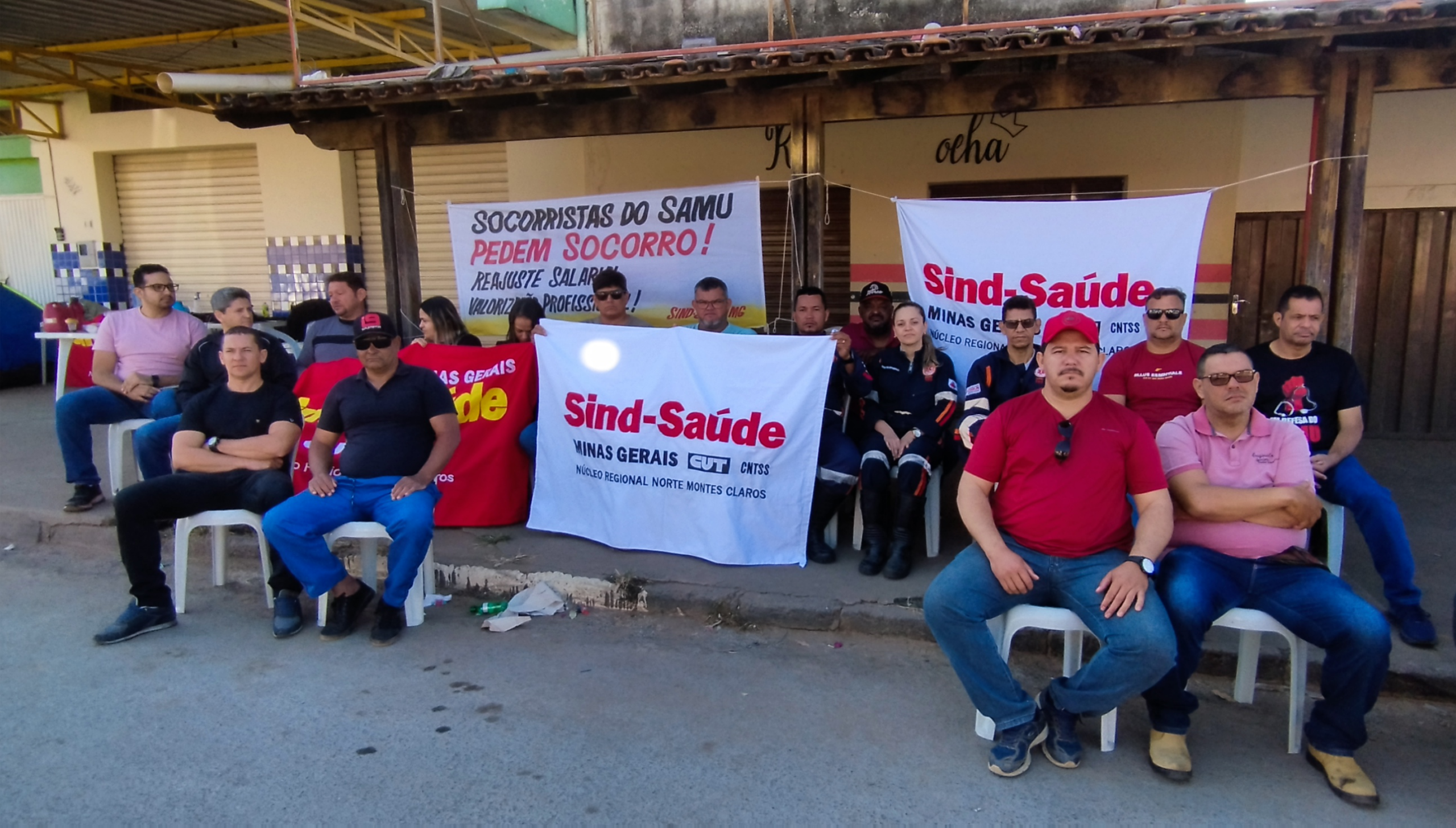 
No mês passado, o Ministério Público de Contas endureceu a postura e emitiu um verdadeiro ultimato ao Cisrun diante da reiterada omissão na entrega de documentos essenciais à investigação. Entre os itens não apresentados estão folhas de ponto de servidores investigados, notas de empenho e comprovantes de diárias pagas ao ex-prefeito de Juvenília e ex-presidente do consórcio, Rômulo Marinho Carneiro, no período de janeiro de 2023 a dezembro de 2024.
