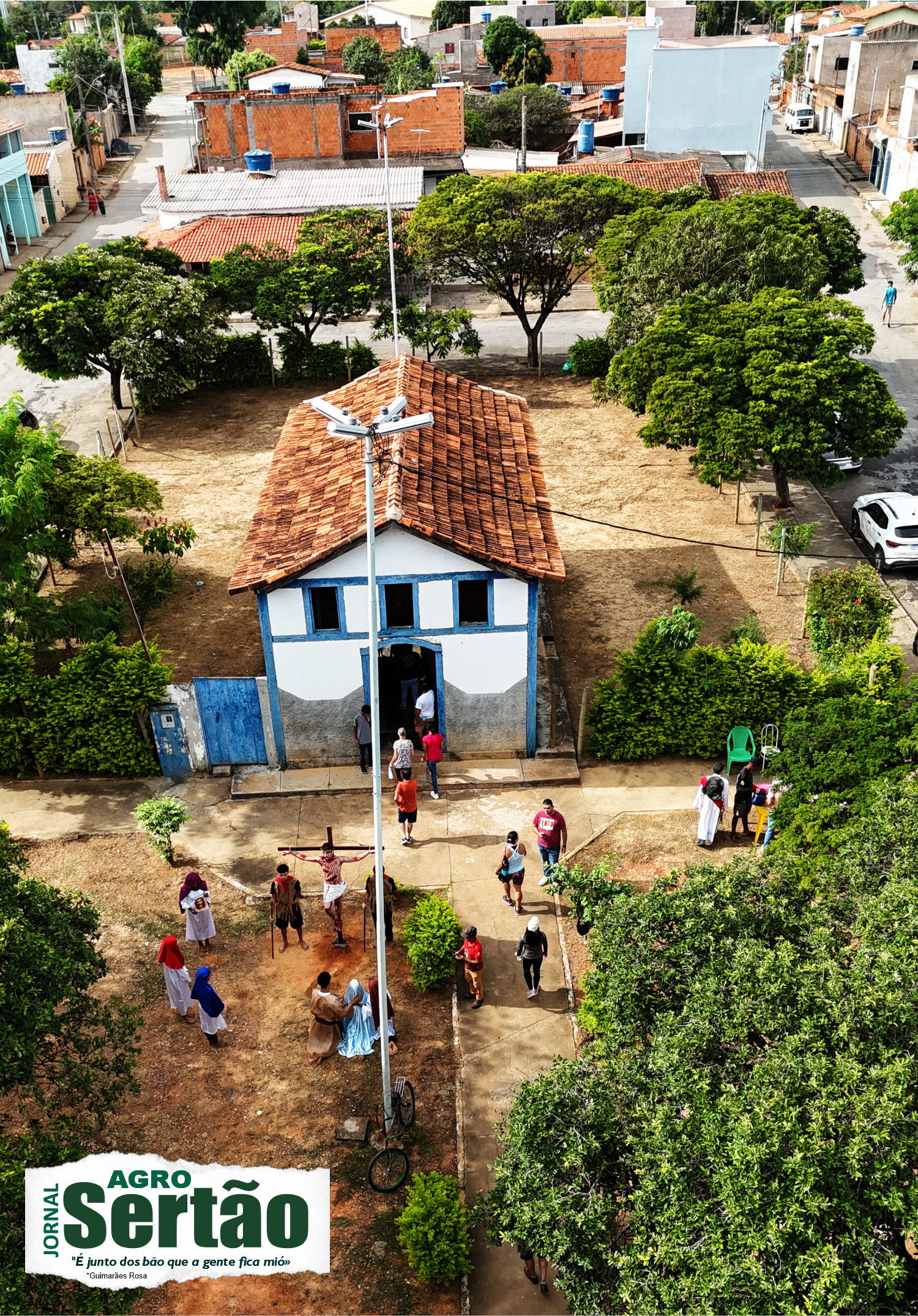 Mais uma vez, me deixei conduzir pelos caminhos da fé ao acompanhar a tradicional procissão rumo ao São Geraldo II, em Montes Claros. Não foi apenas uma caminhada — foi um reencontro com a essência de um povo que transforma dor em devoção e cansaço em esperança.