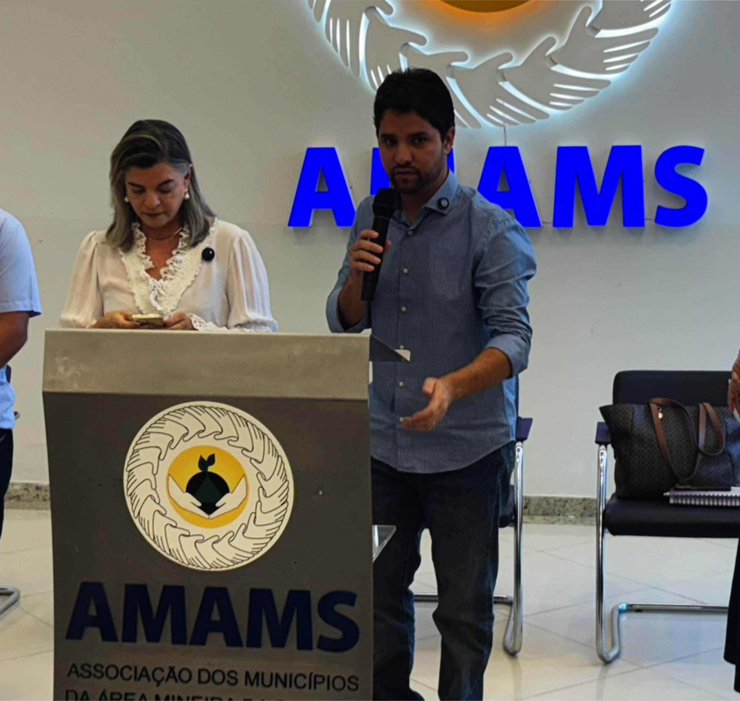 Se essa correção avançar, o impacto será significativo: estamos falando de algo em torno de R$ 341 milhões por ano apenas para o Norte de Minas. Quando ampliamos o olhar para os 249 municípios da área mineira da Sudene, esse volume pode ultrapassar R$ 870 milhões. Não é apenas um número — é a possibilidade concreta de transformação estrutural na educação pública.