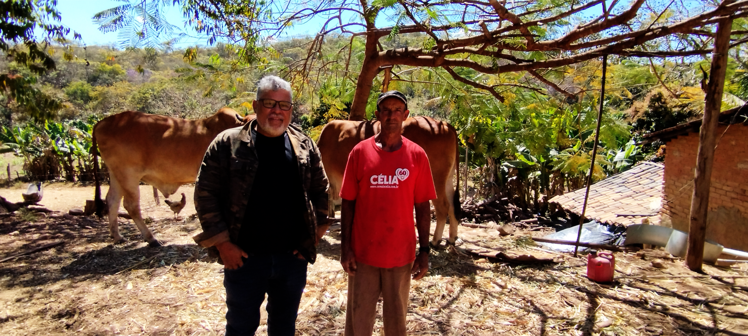 Ao longo dessa trajetória, busquei pautar o sertão de forma legítima, valorizando sua essência, sua cultura, suas riquezas naturais e, principalmente, a dignidade do seu povo. Percorri — e continuo percorrendo — os quatro cantos desta região, conversando com pessoas, ouvindo relatos, registrando histórias e tentando compreender cada vez mais as particularidades e os desafios deste chão tão sofrido quanto valioso.