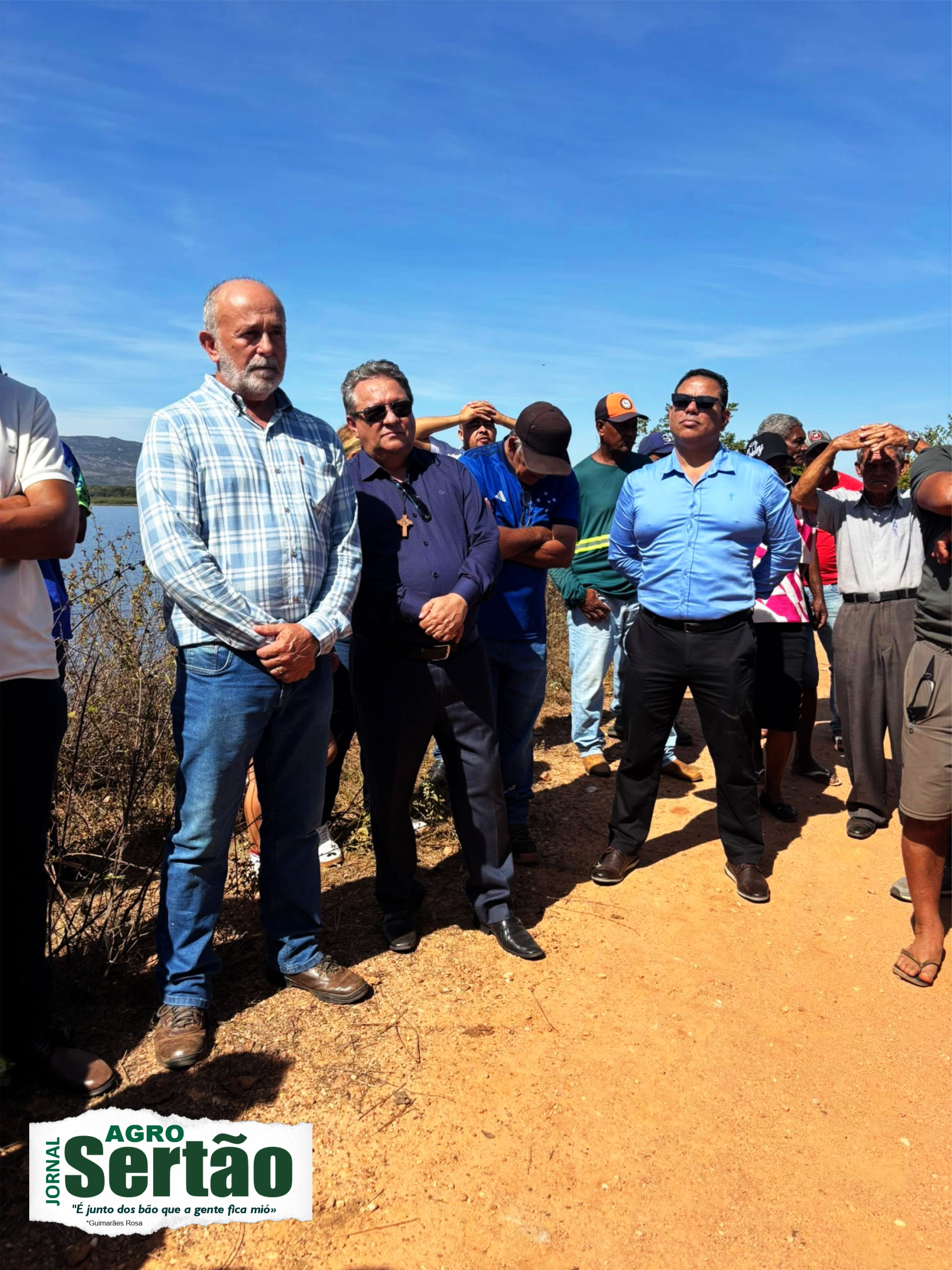 
A mobilização ocorreu após a Justiça Federal determinar o esvaziamento e o descomissionamento da Barragem da Caatinga, atendendo a uma ação do Ministério Público Federal (MPF). A decisão, assinada pelo juiz federal Paulo Máximo de Castro Cabacinha no último dia 11 de junho, estabelece que o Instituto Nacional de Colonização e Reforma Agrária (Incra) apresente, no prazo de quinze dias, um plano para o descomissionamento da estrutura, mantendo as comportas totalmente abertas durante todo o processo.
