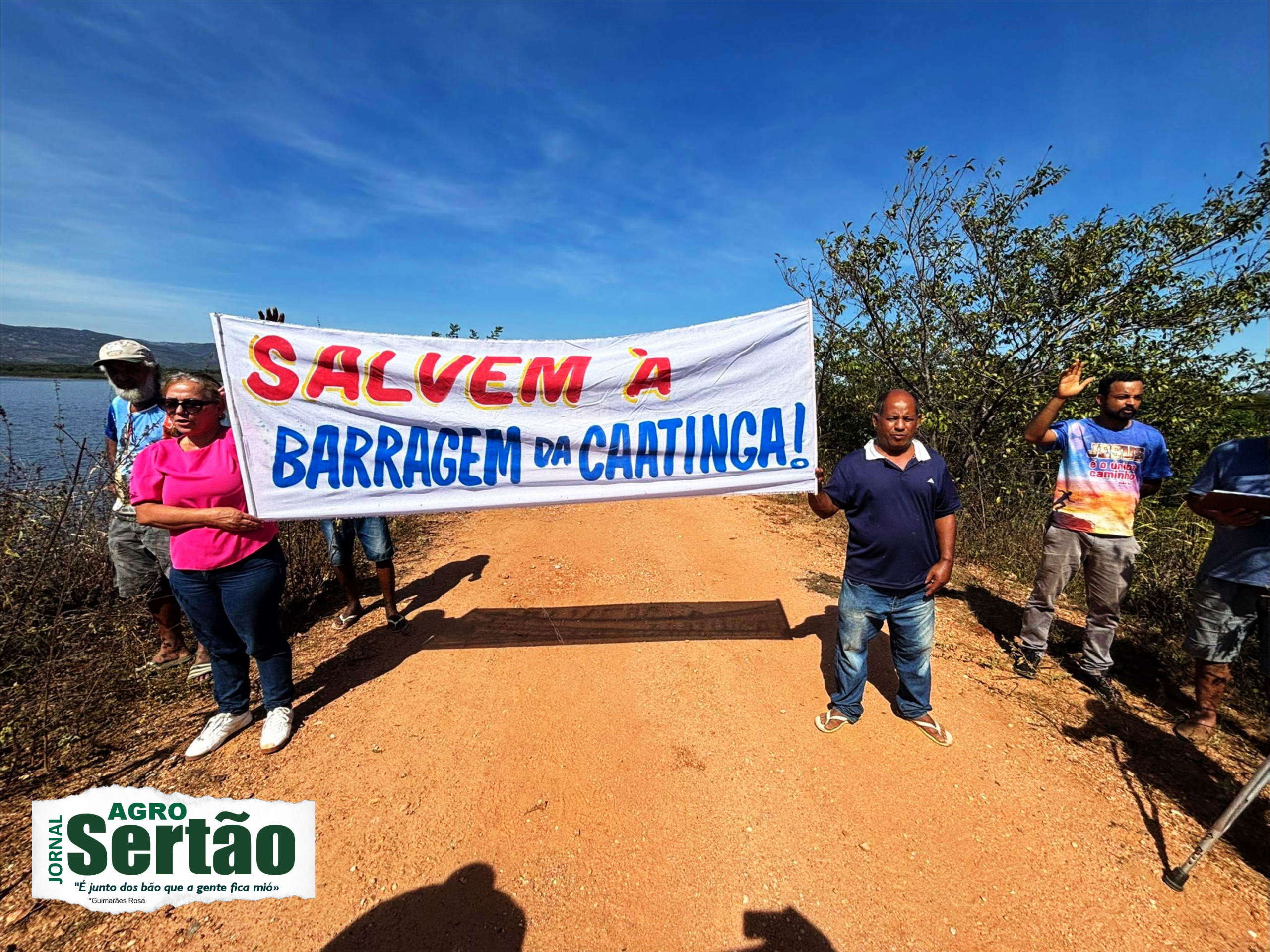 Na manhã desta quinta-feira, estive novamente no distrito de Engenheiro Dolabela, município de Bocaiúva, para acompanhar uma manifestação popular contra a decisão que determina o esvaziamento e o descomissionamento da Barragem da Caatinga. Mais uma vez, deixei o local com um profundo sentimento de preocupação diante dos rumos que vêm sendo adotados pelo poder público em relação ao meio rural e aos recursos hídricos do Norte de Minas.
