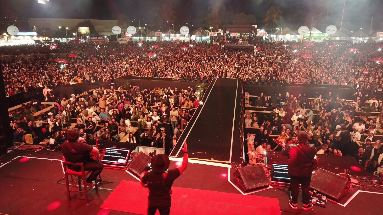 Imagem da arena de shows da 49ª Expomontes