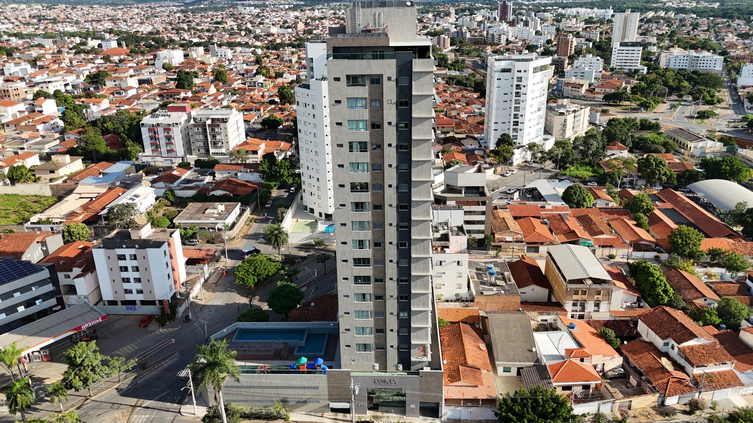 Dano estrutural no edifício Roma em Montes Claros