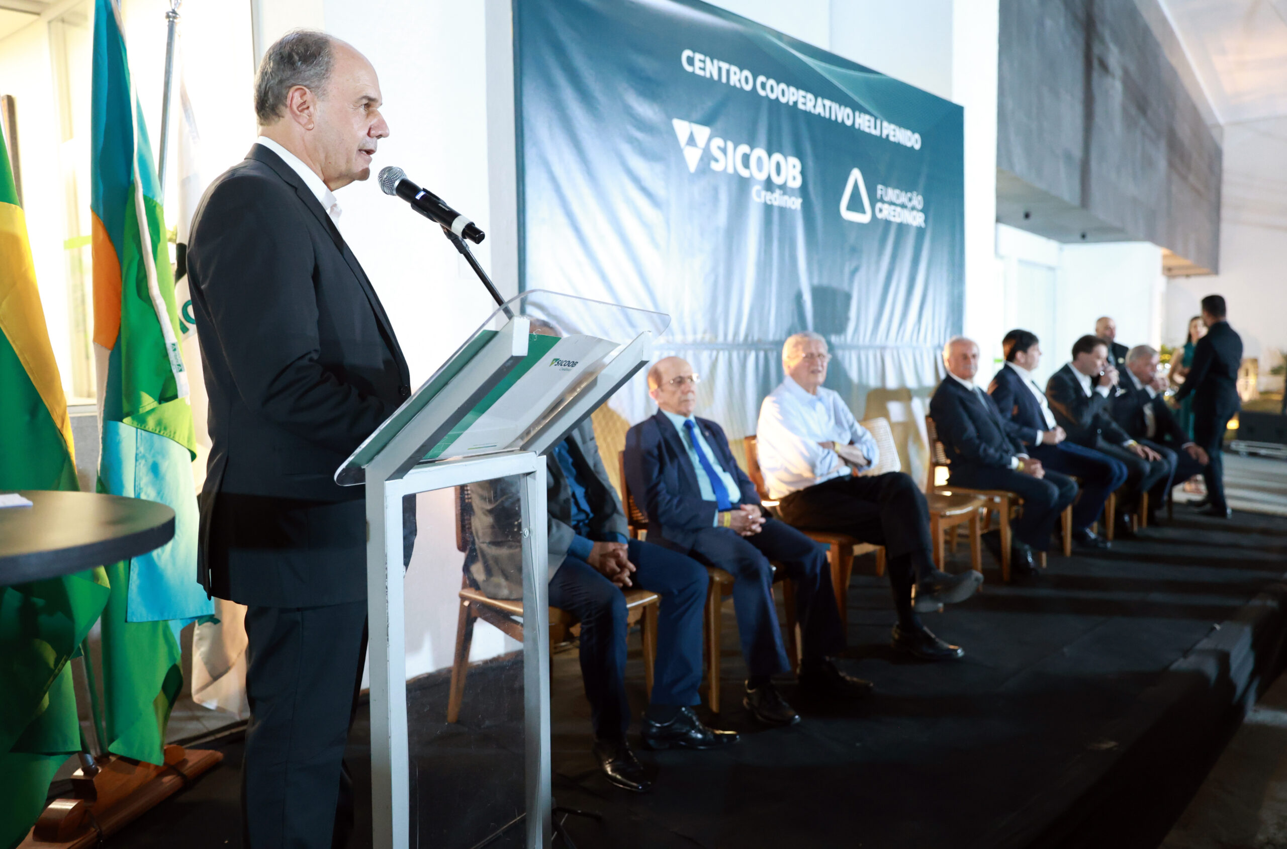 Aconteceu na noite desta quinta-feira (18/04),a inauguração dessa do Centro Cooperativo Heli Penido, que reúne a Agência Matriz do Sicoob Credinor, o Centro Administrativo e a Fundação Credinor em um espaço unificado.