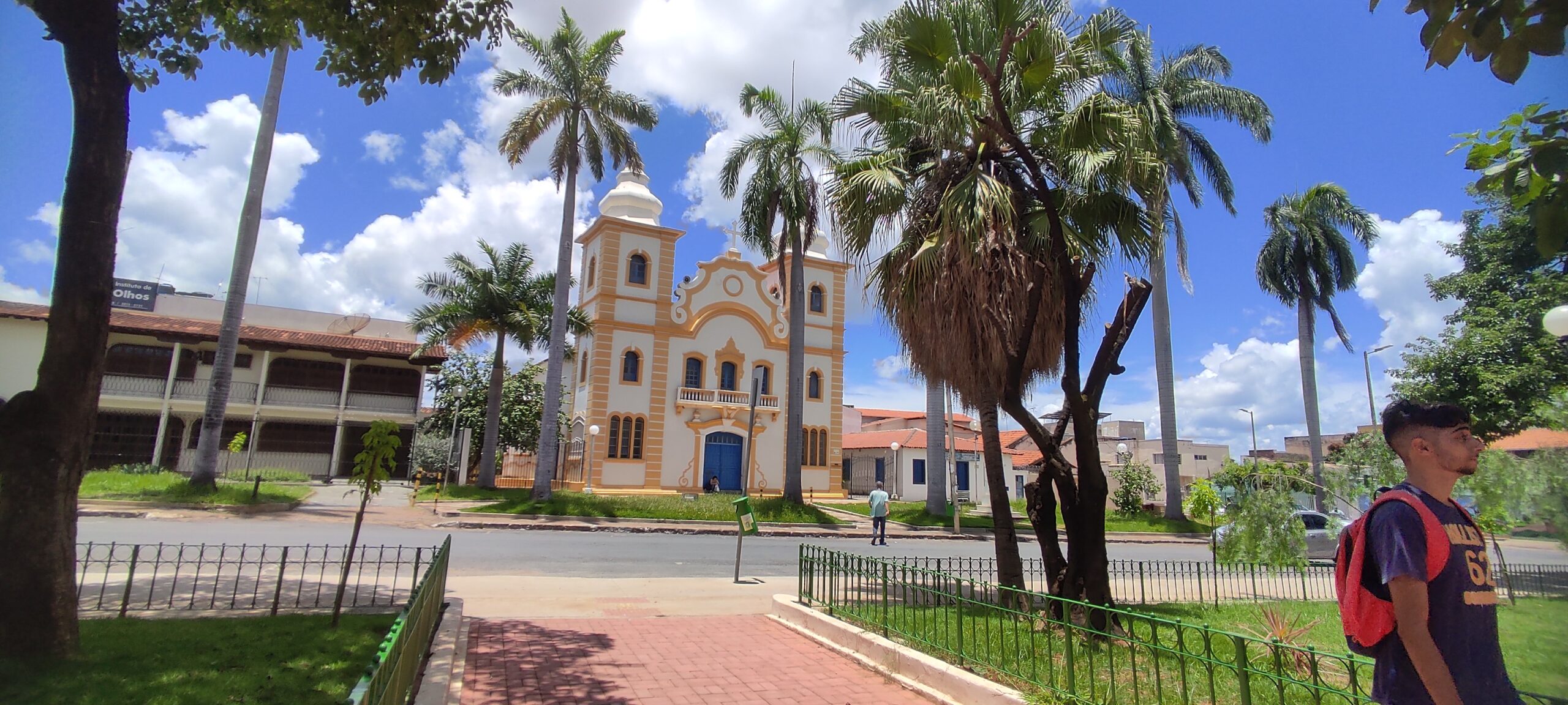 Faça seu roteiro e descubra novos caminhos. Visite a Capital do Sertão Norte Mineiro!