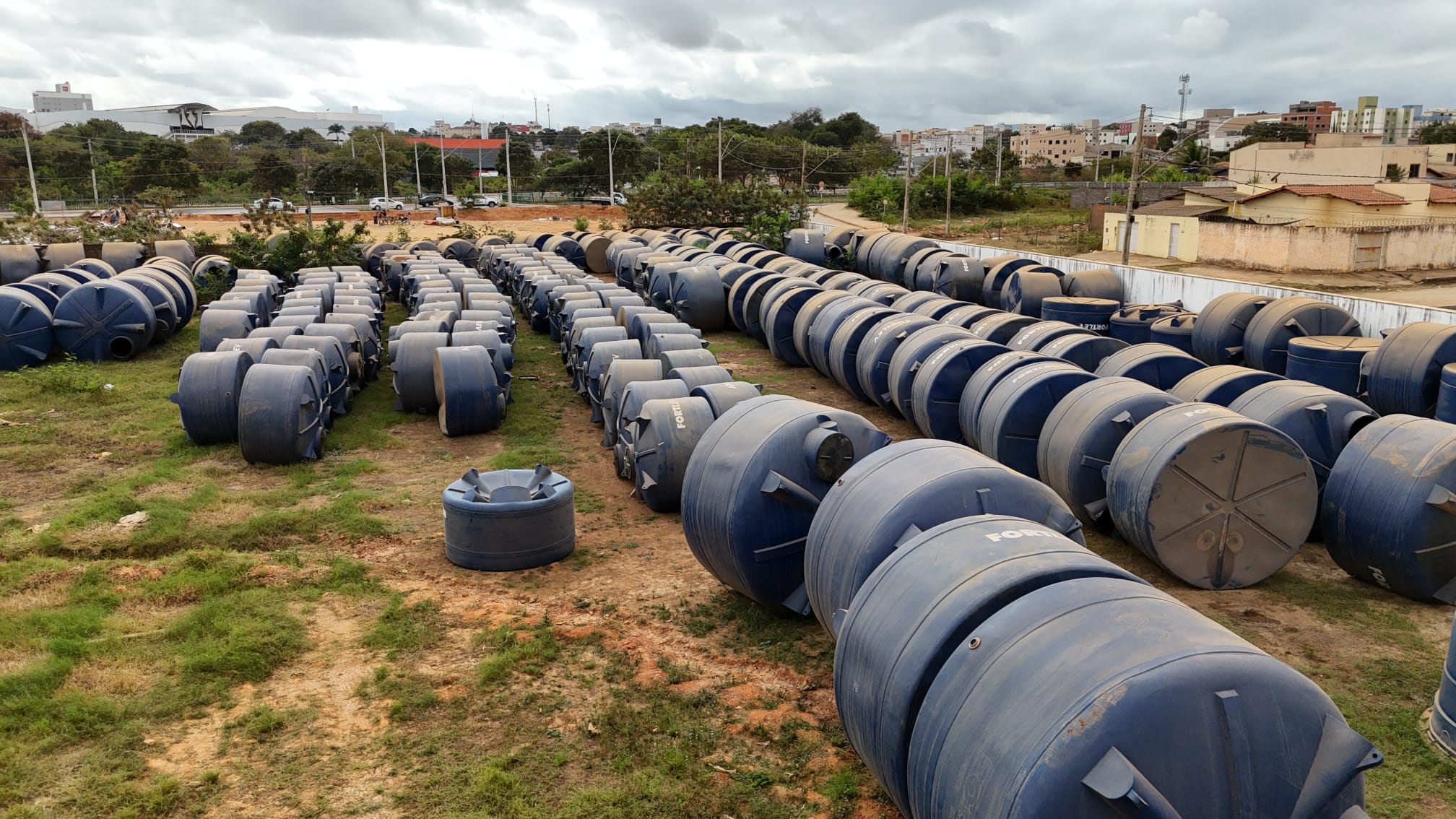 Eu quero trazer uma reflexão para o povo norte-mineiro, em especial aqueles que vivem incrustados nos grotões das distantes comunidades rurais das 86 cidades que compõem a nossa região, assim como os moradores da periferia de Montes Claros.