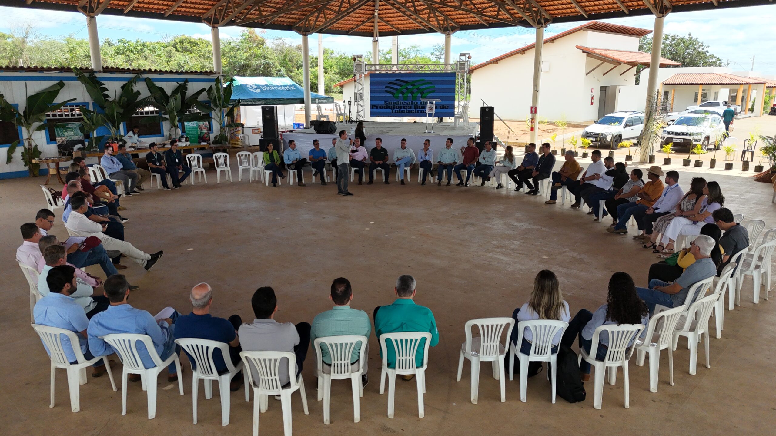 O evento que ganhou ampla repercussão agradou em cheio os participantes. Ali, foram apresentadas as potencialidades da cadeia produtiva da região do Alto Rio Pardo e também relatadas as necessárias demandas e investimentos por parte do setor público, para que o desenvolvimento possa acontecer de fato e sobretudo, bem mais efetivo e pujante.