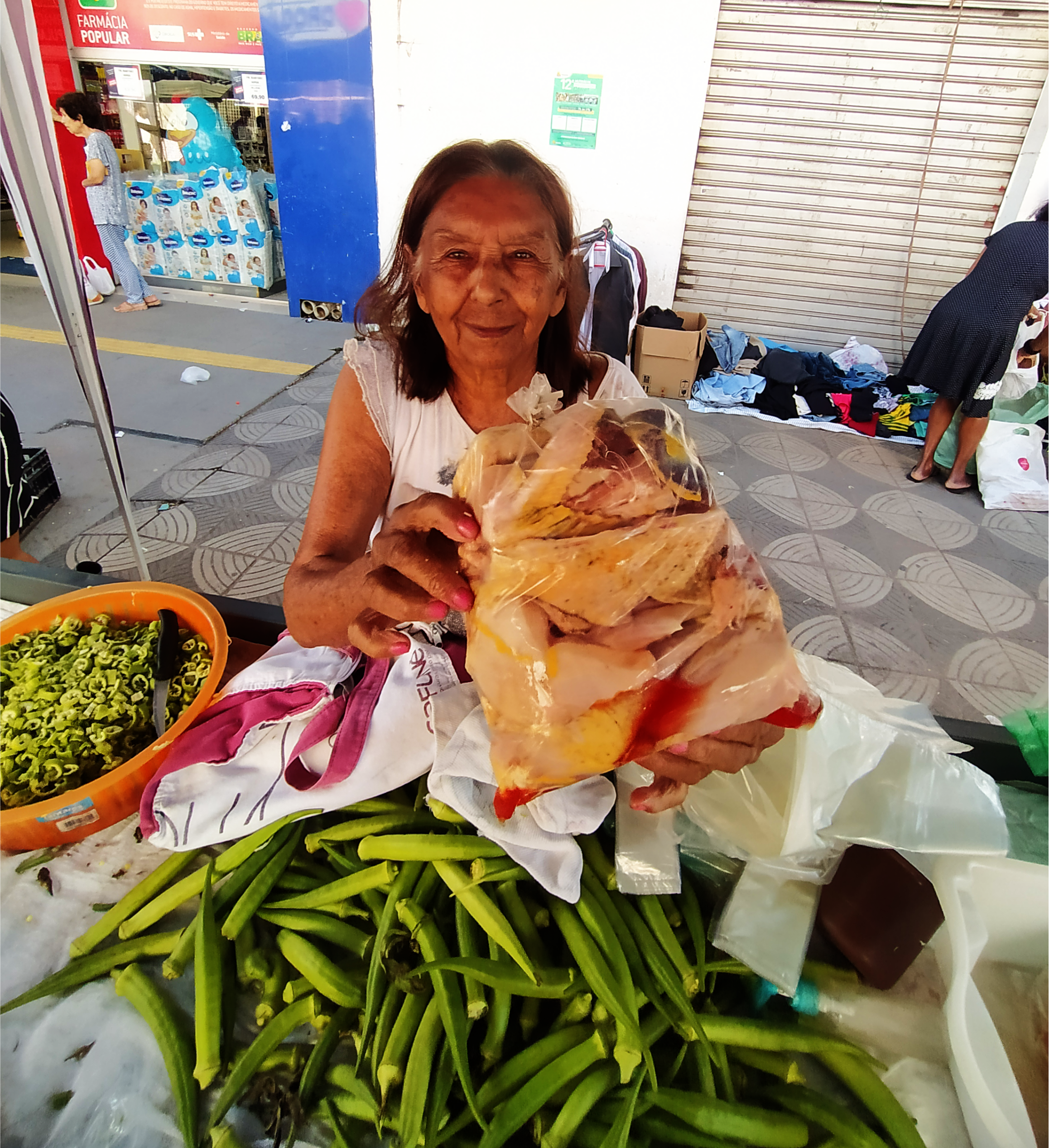 Neste 25 de agosto, quero homenagear cada feirante que mantém viva essa tradição, que nos ensina a valorizar o natural, a sazonalidade e o simples prazer de escolher os alimentos com carinho.