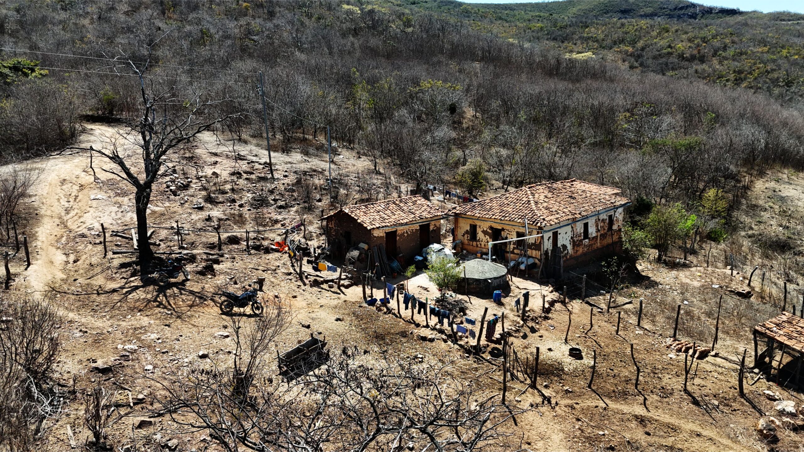 Mas o que se vê é outra coisa: é manipulação. É a tentativa sorrateira de empurrar comunidades inteiras para a miséria, com a desculpa de “defender o meio ambiente”, quando na verdade o que querem é sentar sobre nossas riquezas e depois entregá-las aos estrangeiros.