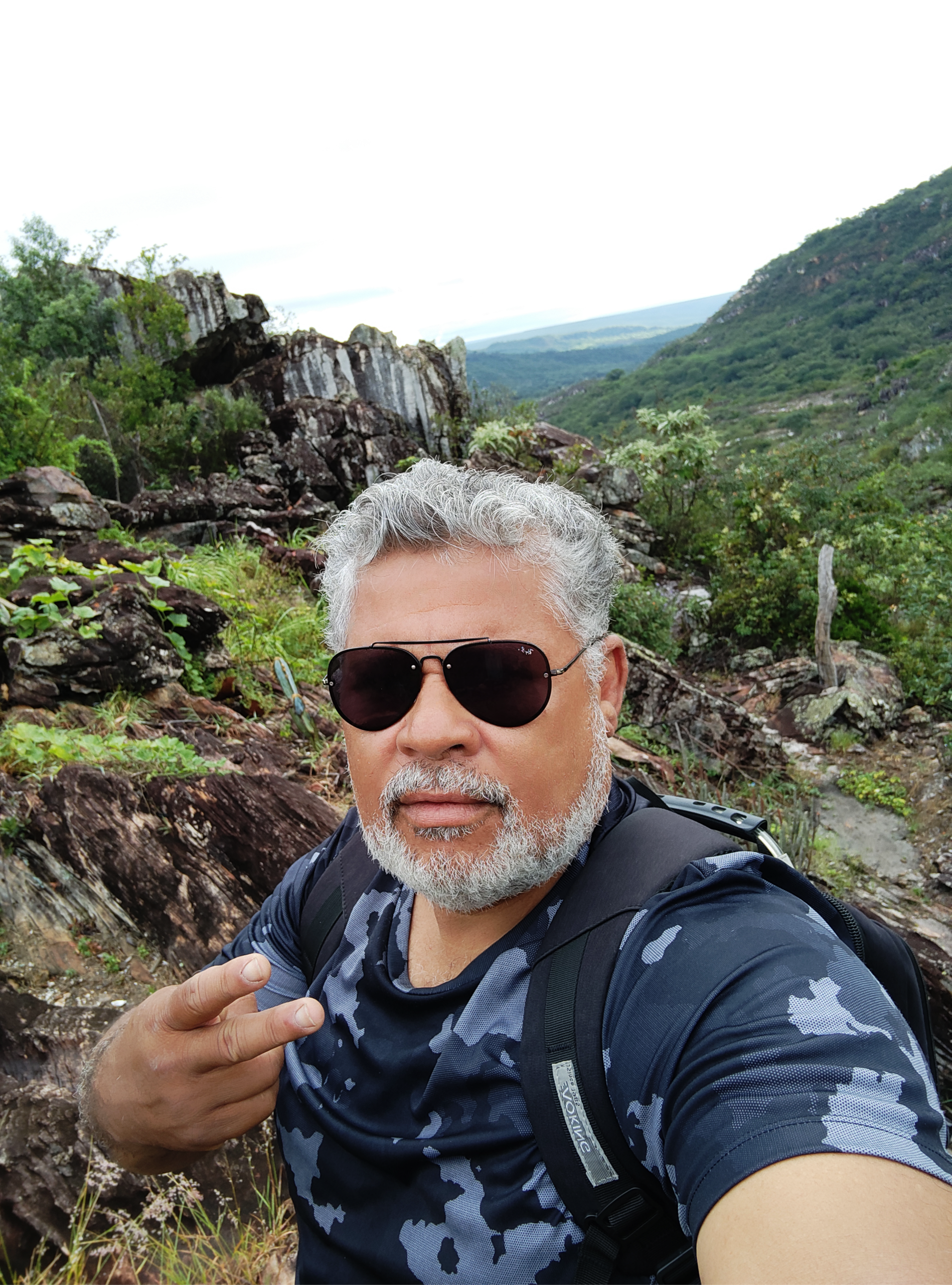 Nas minhas andanças de décadas pelo Sertão norte-mineiro — entre veredas, gerais, comunidades geraizeiras, sertanejas e caiçaras — aprendi que o turismo do futuro não se mede em números, planilhas ou discursos prontos. Ele se mede na profundidade dos encontros, no respeito ao território e, sobretudo, na autonomia de quem vive nele.