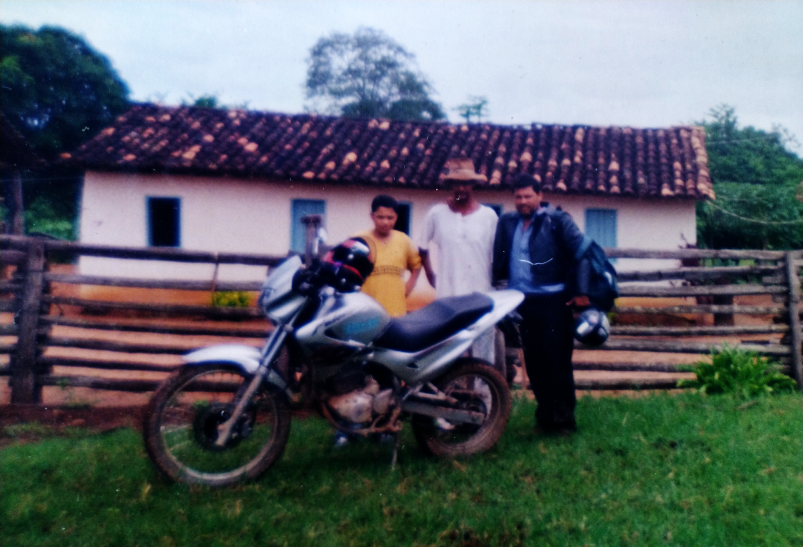 Há cerca de quase 25 anos, iniciei uma caminhada que nasceu do compromisso com a verdade, com o sertão e com o povo sertanejo. Uma luta construída ao lado de homens e mulheres simples, trabalhadores da terra, que diariamente enfrentam abusos, perseguições e a opressão de governos que tentam sufocar a autonomia do nosso território e daqueles que produzem o alimento que chega à mesa do povo brasileiro.