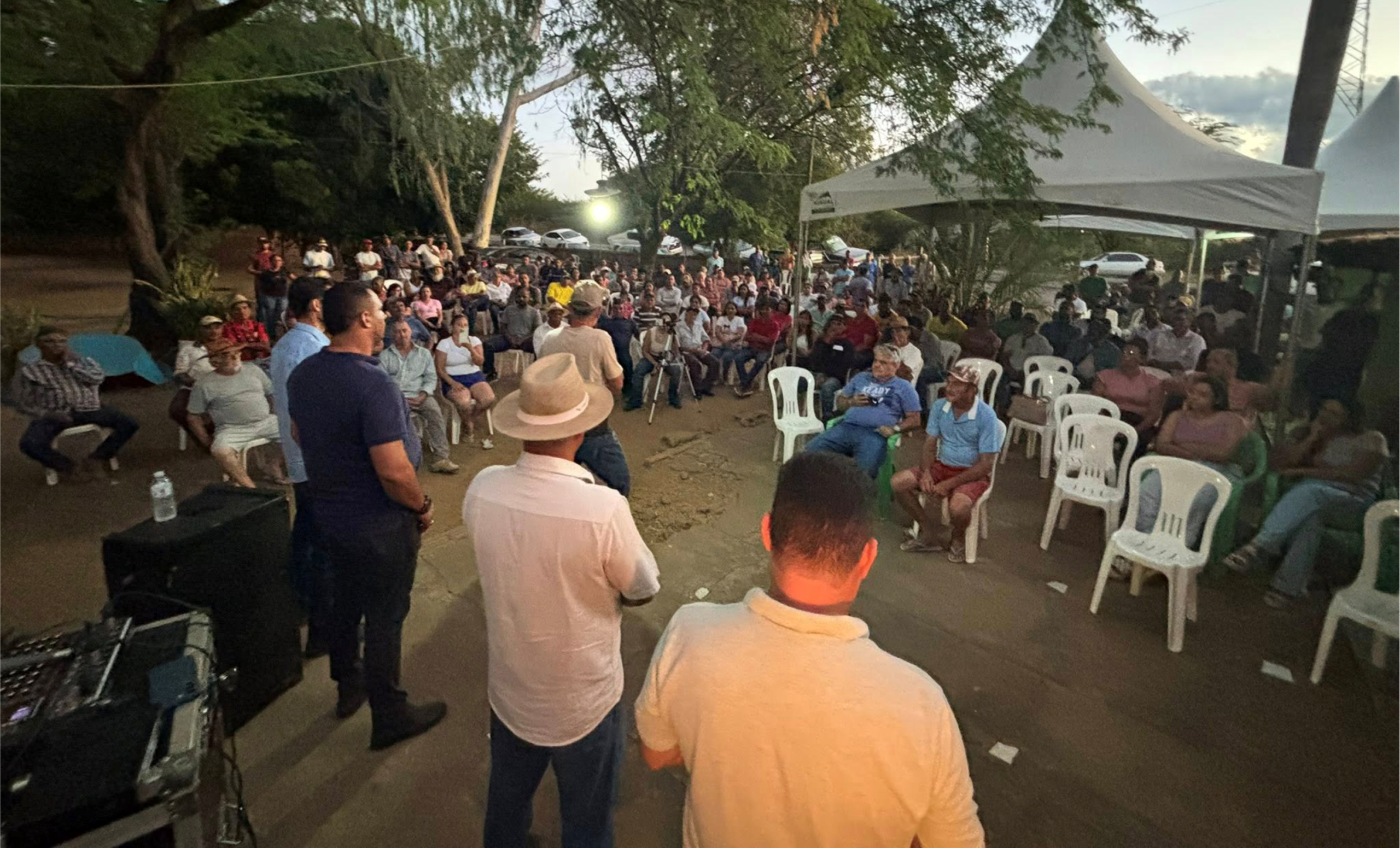 Na condição de jornalista e cidadão comprometido com a verdade, com a justiça social e com a defesa do povo sertanejo, acompanhei de perto, nos últimos dias, a crescente tensão envolvendo a proposta de ampliação das áreas 3 e 4 do Projeto Jaíba, no Norte de Minas Gerais.