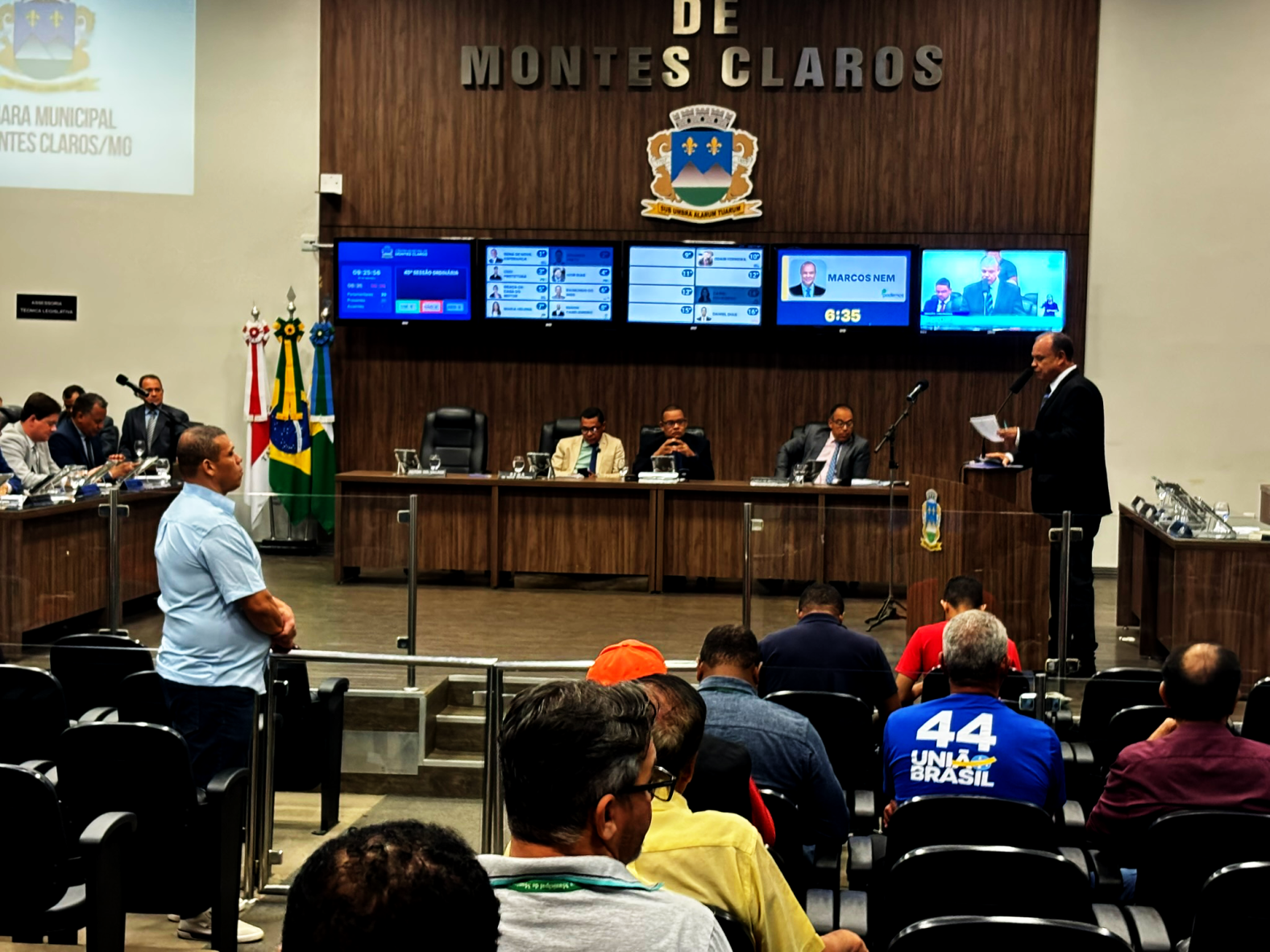 Sempre acreditei que o papel do jornalista vai além de informar. Informar é fundamental, mas também considero legítimo provocar reflexões, estimular o debate público e apresentar propostas capazes de contribuir para o aperfeiçoamento das nossas instituições.