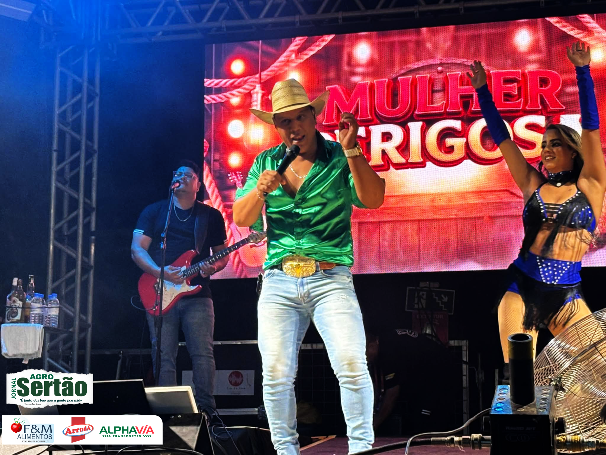 Nova Aurora, distrito de Rio Pardo de Minas, voltou a ser ponto de encontro do sertão neste último fim de semana, durante a 13ª Festa Municipal do Eucalipto, realizada nos dias 12 e 13. Organizada pela Prefeitura de Rio Pardo de Minas, em parceria com o Sindicato dos Produtores Rurais e a comunidade local, a festa reuniu música, gastronomia, esporte, produtores, trabalhadores e famílias em dois dias de confraternização.